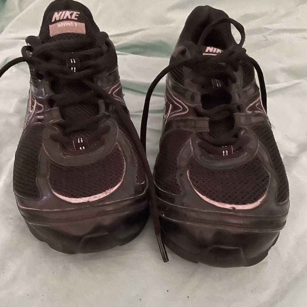 Nike shocks
